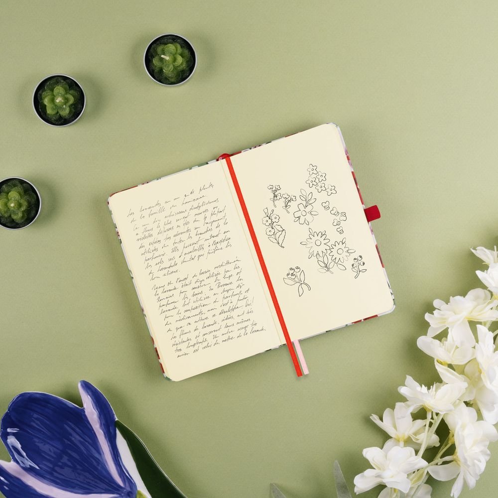 Finocam Cuaderno Moniquilla Tapa Dura A6 80Gr 144H Liso Rojo Flores-1